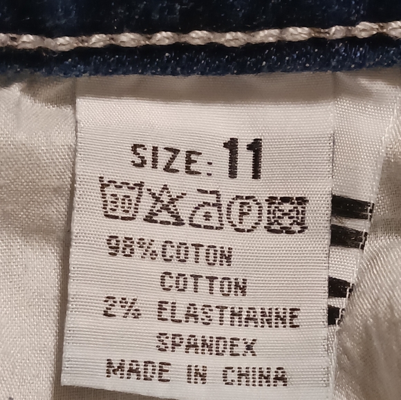 LIUCE'S JEANS Women's SIZE 11 Distressed Embroidered Pocket Low Rise Boot - Picture 9 of 13